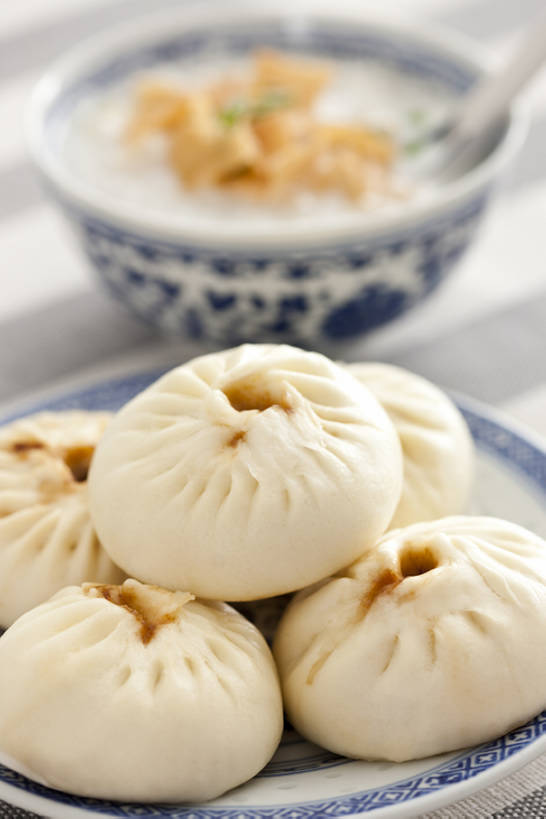 点心,无人,竖图,早餐,桌子,静物,北京,中国,亚洲,准备,堆叠,丰富,粥,料理,美味,食品,包子,面点,饮品,营养,传统,小吃,美食,饮食,食物,饮料,盘子,碗,快餐,小笼包,健康,中式,诱惑,摄影,有机食品,膳食,可口,清新,中国文化,东亚,东亚文化,健康食物,适口,粤菜,彩图,白米粥,传统文化,bj175