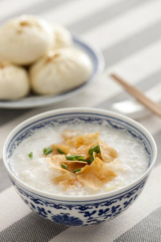 点心,无人,竖图,早餐,筷子,桌子,静物,北京,中国,亚洲,准备,堆叠,丰富,粥,料理,美味,食品,包子,面点,饮品,营养,传统,小吃,美食,饮食,食物,饮料,盘子,碗,快餐,小笼包,健康,中式,诱惑,摄影,有机食品,膳食,可口,清新,中国文化,东亚,东亚文化,健康食物,适口,粤菜,彩图,白米粥,传统文化,bj175