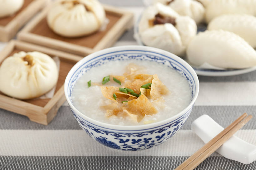 点心,无人,横图,早餐,筷子,桌子,静物,北京,中国,亚洲,准备,堆叠,丰富,粥,料理,美味,食品,包子,面点,饮品,营养,传统,小吃,美食,饮食,食物,饮料,盘子,碗,快餐,小笼包,健康,中式,诱惑,摄影,有机食品,膳食,可口,清新,中国文化,东亚,东亚文化,健康食物,适口,粤菜,彩图,白米粥,传统文化,烧包,bj175