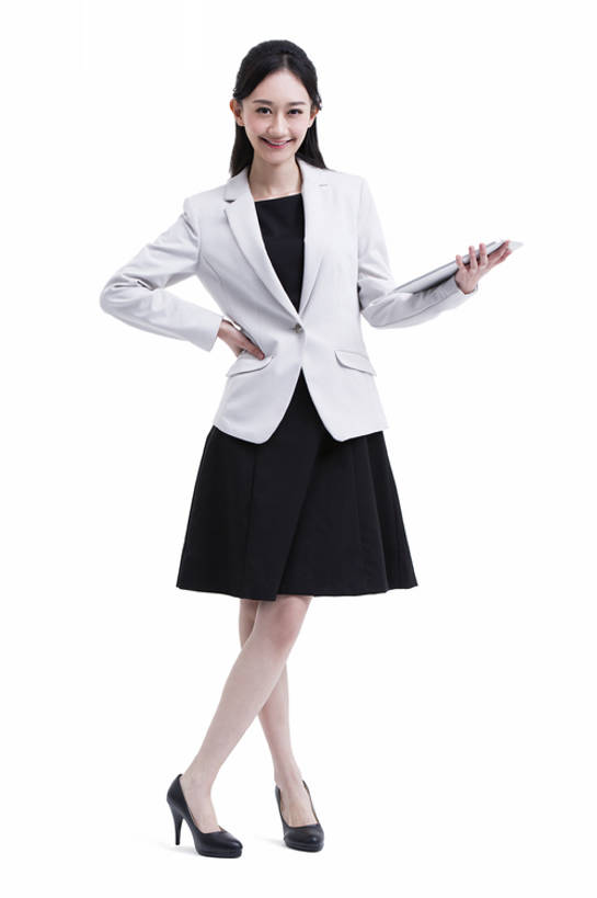 东方人,成年人,一个人,商务人士,商务女性,笑,微笑,露齿笑,竖图,留白,抠图,白色背景,正面,高跟鞋,商务,时尚,快乐,幸福,成功,信心,电脑,笔记本电脑,技术,北京,中国,亚洲,仅一个年轻女性,仅一个女性,仅一个人,握,正装,网络,注视,通讯设备,现代,手叉腰,观察,看,站着,职业,独立,活力,握着,摄影,观看,察看,无线,享乐,关注,肖像,通信设备,无线网络,便携式,无线上网,便携式电脑,平板电脑,东亚,无线电技术,手提电脑,年轻女性,女人,女性,亚洲人,中国人,年轻人,白领,彩图,全身,影棚拍摄,欢乐,办公室职员,bj175