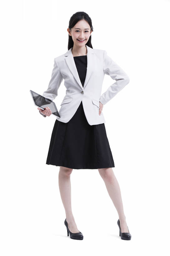 东方人,成年人,一个人,商务人士,商务女性,笑,微笑,露齿笑,竖图,留白,抠图,白色背景,正面,高跟鞋,商务,时尚,快乐,幸福,成功,信心,电脑,笔记本电脑,技术,北京,中国,亚洲,仅一个年轻女性,仅一个女性,仅一个人,握,正装,网络,注视,通讯设备,现代,手叉腰,观察,看,站着,职业,独立,活力,握着,摄影,观看,察看,无线,享乐,关注,肖像,通信设备,无线网络,便携式,无线上网,便携式电脑,平板电脑,东亚,无线电技术,手提电脑,年轻女性,女人,女性,亚洲人,中国人,年轻人,白领,彩图,全身,影棚拍摄,欢乐,办公室职员,bj175