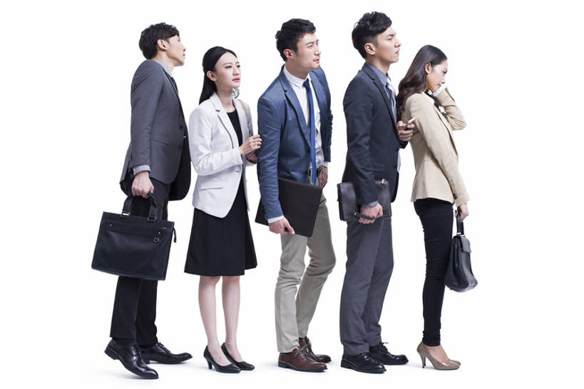 东方人,成年人,中年人,商务人士,商务男性,商务女性,横图,留白,抠图,白色背景,侧面,衬衫,西装,商务,时尚,城市,地铁,车站,北京,中国,亚洲,五个人,一排,握,套装,正装,整齐,列队,公文包,领带,公共交通,现代,排列,排队,站着,握着,运输,摄影,生活方式,公共设施,顺序,队列,商务装,等,工薪阶层,东亚,一套,厌倦,男人,男性,年轻男性,年轻女性,女人,女性,中年男性,亚洲人,中国人,年轻人,白领,上班族,彩图,全身,影棚拍摄,衬衣,旅行,商务旅行,bj175