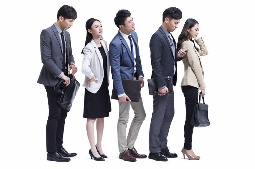 东方人,成年人,中年人,商务人士,商务男性,商务女性,横图,留白,抠图,白色背景,侧面,衬衫,西装,商务,时尚,城市,地铁,车站,手机,北京,中国,亚洲,五个人,一排,握,套装,正装,整齐,列队,公文包,领带,公共交通,现代,排列,排队,站着,握着,运输,摄影,生活方式,公共设施,顺序,忧虑,队列,发短信,商务装,等,工薪阶层,东亚,一套,厌倦,男人,男性,年轻男性,年轻女性,女人,女性,中年男性,亚洲人,中国人,年轻人,白领,上班族,彩图,全身,影棚拍摄,衬衣,旅行,商务旅行,bj175