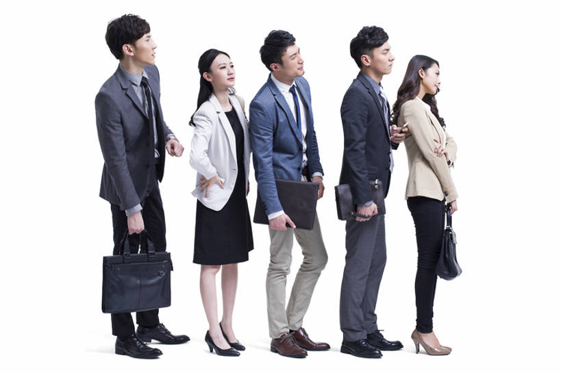 东方人,成年人,中年人,商务人士,商务男性,商务女性,横图,留白,抠图,白色背景,侧面,衬衫,西装,商务,时尚,城市,地铁,车站,手机,北京,中国,亚洲,五个人,一排,握,套装,正装,整齐,列队,公文包,领带,公共交通,现代,排列,排队,站着,握着,运输,摄影,生活方式,公共设施,顺序,忧虑,队列,发短信,商务装,等,工薪阶层,东亚,一套,厌倦,男人,男性,年轻男性,年轻女性,女人,女性,中年男性,亚洲人,中国人,年轻人,白领,上班族,彩图,全身,影棚拍摄,衬衣,旅行,商务旅行,bj175