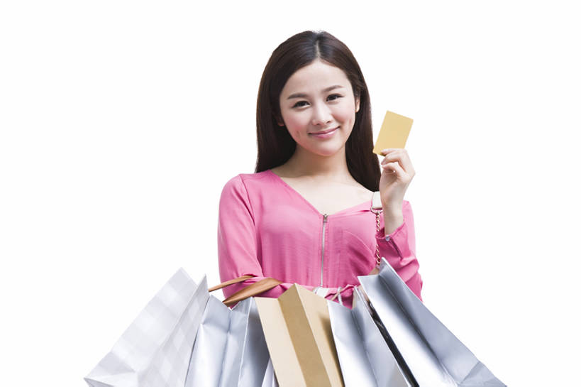 东方人,成年人,一个人,笑,微笑,露齿笑,横图,留白,抠图,白色背景,正面,衬衫,购物,时尚,快乐,兴奋,幸福,纯洁,热情,信用卡,消费,北京,中国,亚洲,仅一个年轻女性,仅一个女性,仅一个人,握,丰富,购物袋,挎包,美丽,注视,休闲装,现代,刺激,观察,看,站着,活力,可爱,乐趣,零售,童年,童趣,握着,财富,金融,摄影,生活方式,观看,察看,便利,贵宾,享乐,关注,金卡,肖像,选购,贸易,童真,东亚,烂漫,无邪,血拼,天真,年轻女性,女人,女性,亚洲人,中国人,年轻人,电子商务,休闲活动,半身,彩图,影棚拍摄,欢乐,美人,bj175