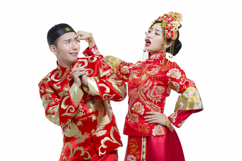 东方人,成年人,耳朵,两个人,夫妻,丈夫,妻子,新娘,新郎,拉,横图,抠图,白色背景,正面,婚纱,爱情,婚礼,快乐,帽子,纺织品,珠宝,刺绣,北京,中国,亚洲,花纹,风俗,生气,庆祝,装饰,并排,龙,符号,丝绸,头饰,图案,古典,结婚,浪漫,手叉腰,传统,红色,装饰物,站着,概念,温暖,温馨,喜庆,皱眉,面对面,恩爱,精神,淘气,责备,恋人,摄影,手镯,生活方式,纪念,害怕,幽默,惊吓,悲伤,凤冠,和睦,仪式,伤心,暴力,风格,恐怖,难过,中国文化,痛苦,问题,典礼,蜜月,进攻,古典风格,东亚,陪同,新婚,凤冠霞帔,悲哀,支配,哀痛,悲戚,悲痛,制度,陪伴,开端,欺凌,男人,男性,年轻男性,年轻女性,女人,女性,亚洲人,中国人,年轻人,耳,耳部,夫妇,情侣,彩图,影棚拍摄,传统服装,高兴,伴侣,唐装,融洽,金子,传统文化,订婚,菲尼克斯市,伴随,bj175
