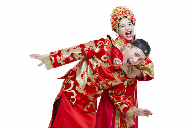 东方人,成年人,两个人,夫妻,丈夫,妻子,新娘,新郎,横图,抠图,白色背景,正面,婚纱,爱情,婚礼,快乐,帽子,纺织品,珠宝,刺绣,北京,中国,亚洲,连接,弯腰,花纹,风俗,生气,庆祝,装饰,龙,符号,丝绸,头饰,图案,古典,结婚,浪漫,玩,大喊,注视,传统,红色,装饰物,观察,看,站着,张嘴,概念,温暖,温馨,喜庆,皱眉,恩爱,活力,精神,淘气,打闹,恋人,摄影,手镯,生活方式,观看,纪念,幽默,悲伤,凤冠,和睦,察看,仪式,伤心,暴力,风格,难过,关注,中国文化,典礼,蜜月,进攻,古典风格,张大嘴巴,东亚,陪同,新婚,凤冠霞帔,悲哀,支配,哀痛,悲戚,悲痛,制度,陪伴,开端,欺凌,男人,男性,年轻男性,年轻女性,女人,女性,亚洲人,中国人,年轻人,夫妇,情侣,张开嘴,彩图,影棚拍摄,传统服装,高兴,伴侣,唐装,融洽,金子,传统文化,订婚,菲尼克斯市,伴随,bj175
