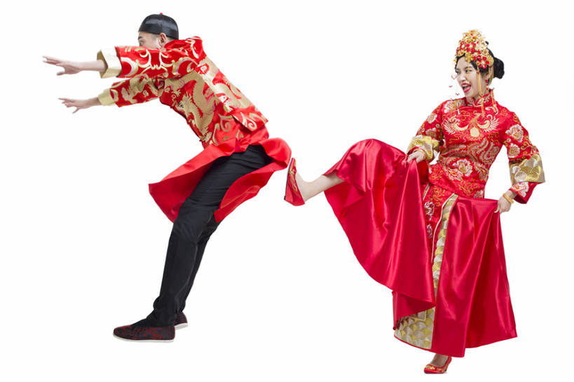 东方人,成年人,两个人,夫妻,丈夫,妻子,新娘,新郎,横图,抠图,白色背景,侧面,婚纱,爱情,婚礼,快乐,帽子,纺织品,刺绣,北京,中国,亚洲,踢,弯腰,花纹,风俗,生气,庆祝,装饰,龙,符号,丝绸,图案,半空,古典,结婚,浪漫,飞,传统,红色,装饰物,站着,张嘴,概念,温暖,温馨,喜庆,恩爱,活力,精神,淘气,打闹,责备,愤怒,恋人,摄影,生活方式,张开双腿,纪念,幽默,悲伤,凤冠,和睦,仪式,伤心,暴力,风格,难过,中国文化,打斗,问题,典礼,蜜月,进攻,古典风格,张大嘴巴,东亚,新婚,凤冠霞帔,悲哀,支配,哀痛,悲戚,悲痛,制度,展开双腿,开端,欺凌,男人,男性,年轻男性,年轻女性,女人,女性,亚洲人,中国人,年轻人,夫妇,情侣,张开嘴,彩图,全身,影棚拍摄,传统服装,高兴,伴侣,唐装,融洽,金子,伸展双腿,传统文化,订婚,菲尼克斯市,bj175