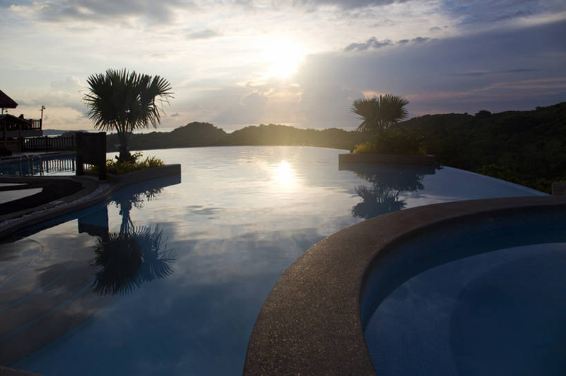 无人,体育馆,游泳池,宾馆,横图,室外,白天,旅游,度假,奢侈,美景,日落,水,太阳,别墅,酒店,菲律宾,亚洲,节日,反射,景观,水池,水面,水平线,晚霞,霞光,云,落日,豪华,娱乐,泳池,风景,天空,自然,黄昏,地标建筑,享受,休闲,景色,彩霞,放松,摄影,酒家,宁静,华丽,旅社,游泳馆,热带气候,自然风光,华贵,富丽,华美,夕照,薄暮,长滩岛,夕阳,彩图,旅行,傍晚,客店,客栈,旅店,旅馆,商旅,斜阳,华侈,奢华,bj175