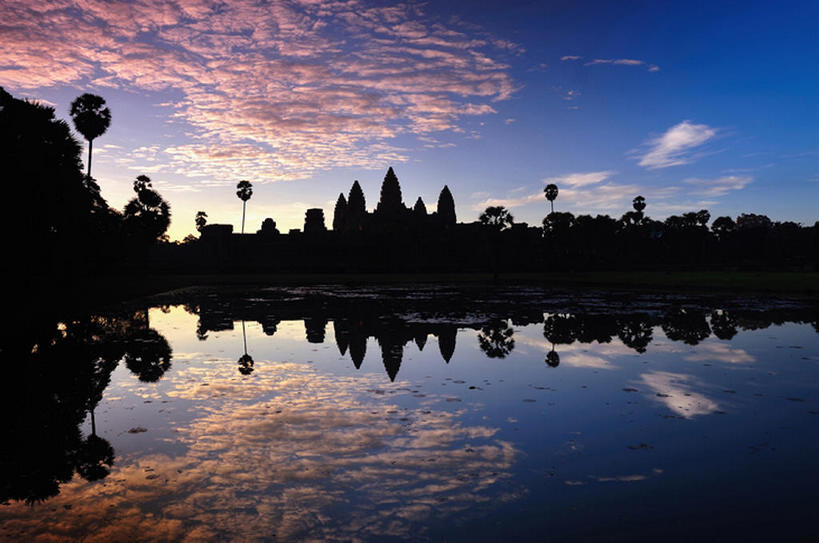 无人,横图,室外,白天,留白,旅游,度假,日出,湖,名胜古迹,日落,水,标志建筑,地标,建筑,棕榈树,遗迹,反射,古迹,文物,娱乐,建设,古建筑,蓝色,天空,自然,黄昏,享受,休闲,旅游胜地,放松,摄影,佛教,宁静,剪影,古文明,远古,吴哥寺,古代文明,彩图,林区,柬埔寨文化,bj175