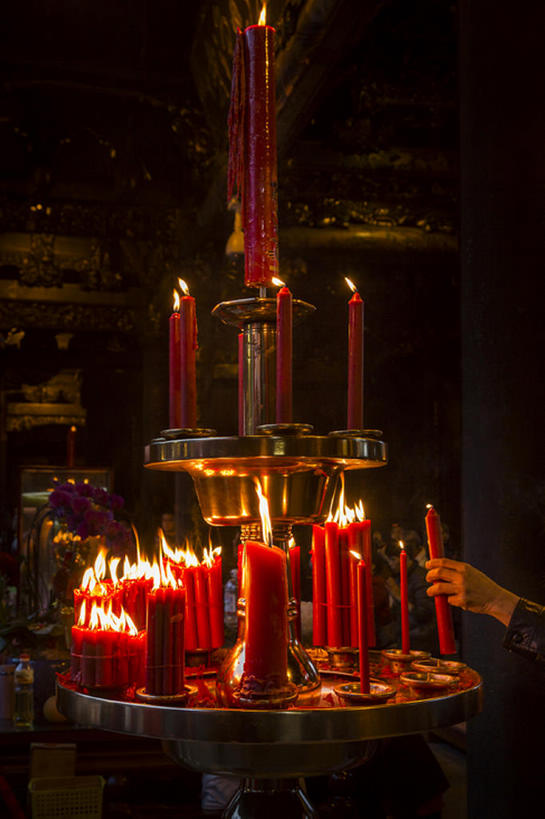 手,一个人,寺庙,竖图,蜡烛,台湾,亚洲,丰富,宗教,台北,龙山寺,女人,bj175