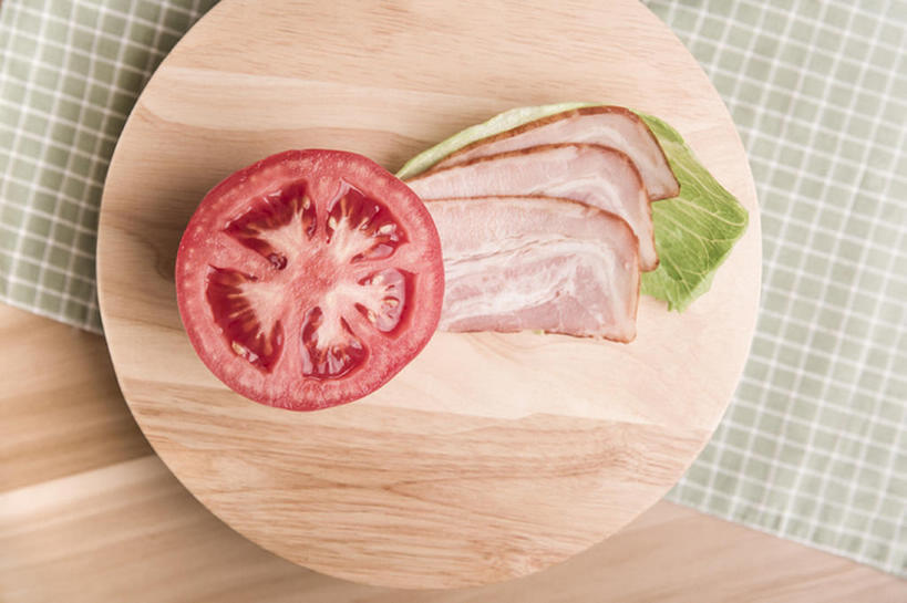 点心,面包,无人,横图,俯视,蔬菜,西红柿,静物,中国,亚洲,切开,木制,莴苣,肉,食品,面点,饮品,营养,餐盘,吐司,饮食,餐饮,食物,糕点,饮料,餐巾,切,摄影,法式面包,可口,清新,横截面,剖面,午餐肉,吐司面包,东亚,切面,健康食物,适口,彩图,多士,听型面包,bj175